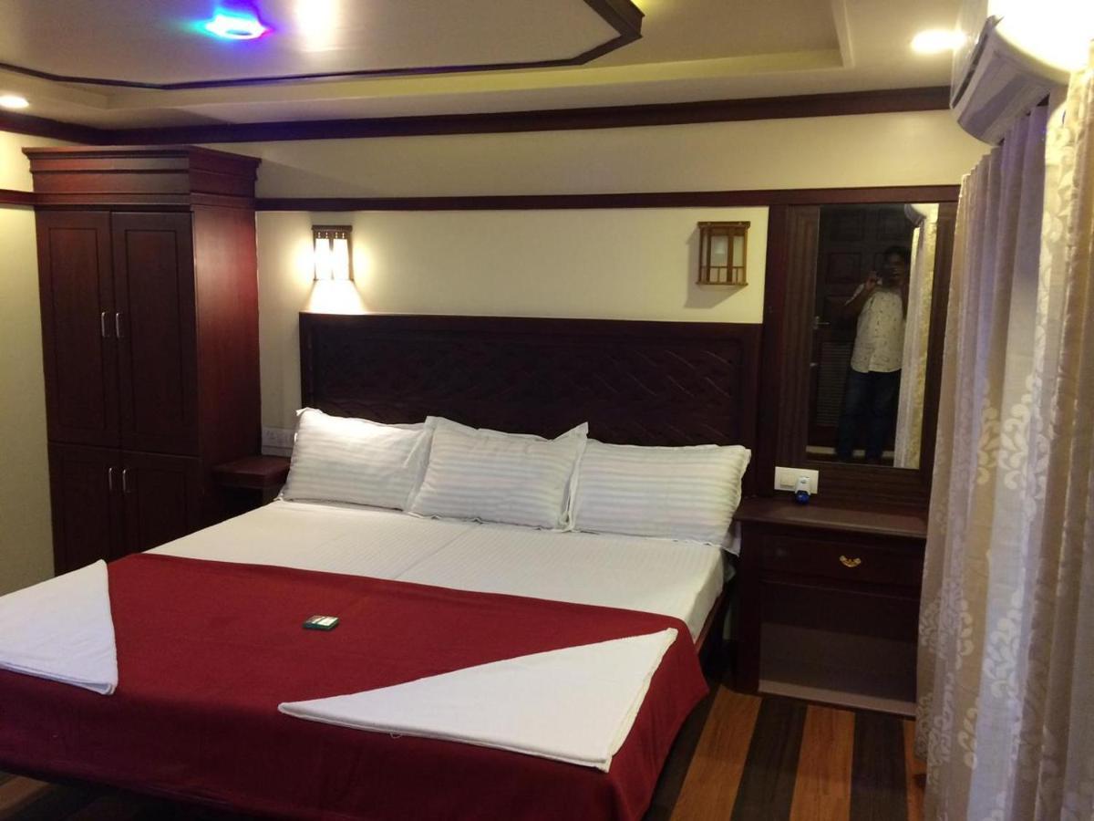 Hotel Beach Paradise Day Cruise Houseboat - Vaccinated Staff Alappuzha Esterno foto