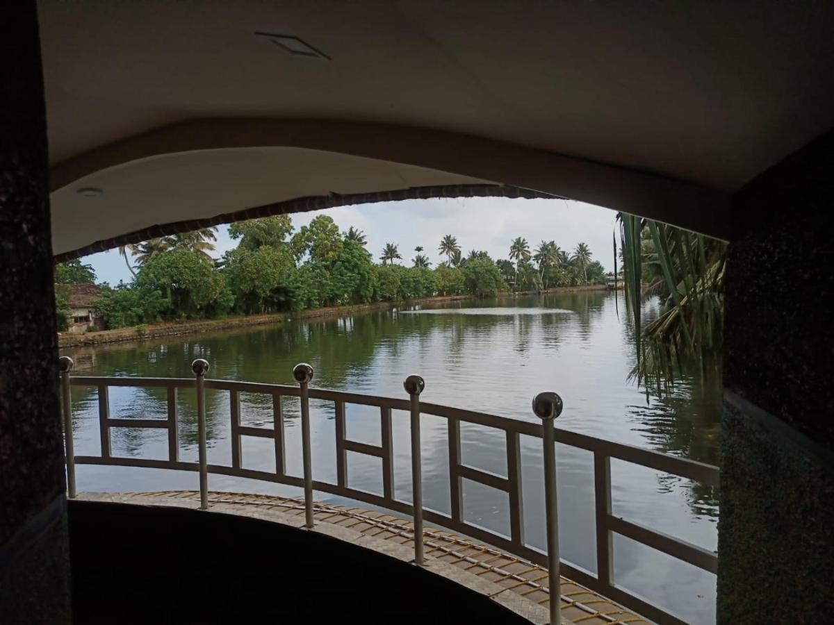 Beach Paradise Day Cruise Houseboat Alappuzha Esterno foto
