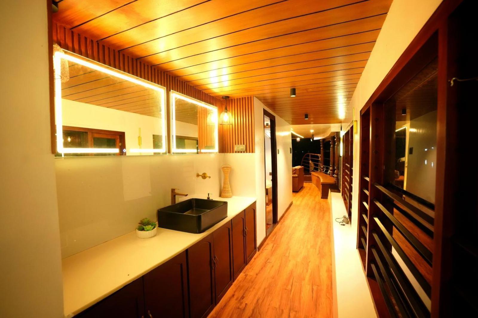 Beach Paradise Day Cruise Houseboat Alappuzha Esterno foto